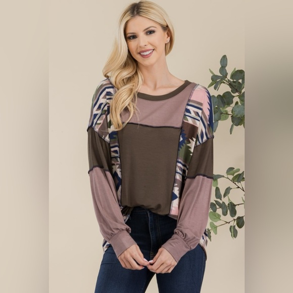 Celeste Full Size Exposed Seam Printed Color Block T-Shirt 10010092977 - Picture 1 of 5